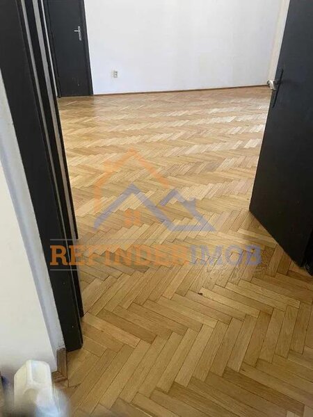 Piata Romana Apartament 4 camere spatios